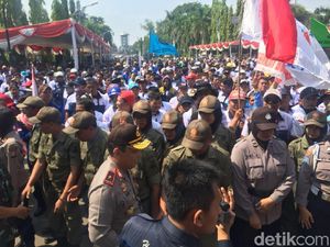 Buruh di Cilegon Minta Pemerintah Perketat Pengawasan Perusahaan