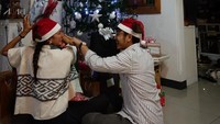 Kisah cinta mereka sempat mengundang banyak komentar terkait perbedaan keyakinan. Foto: Instagram Dimas Anggara