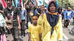 Anak-anak Ikuti May Day