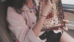 Sempat Jadi Selebgram Kontroversi, Begini 10 Gaya Anya Geraldine Saat Cicip Makanan Enak