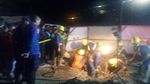 Foto Proses Evakuasi Pekerja Terperosok Gorong-gorong di Pluit