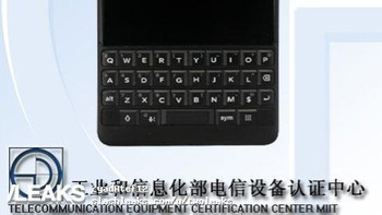Sama terdahulunya, KEYone 2 memiliki bodi yang panjang. Meski demikian, generasi terbaru terlihat lebih elegan dengan warna hitamnya. Foto: Istimewa