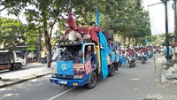 Dalam pandangan detikOto, setidaknya ada ribuan pekerja dan sepeda motor Honda yang ikut meramaikan jalanan Ibu Kota Jakarta, dalam aksi damai yang diselenggarakan Serikat Pekerja Seluruh Indonesia (SPSI) 2018. Foto: Ruly Kurniawan