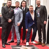 Nah, inilah tampang terkini semua personel Nsync saat menerima Hollywood Walk of Fame. Setelah hampir 20 tahun, banyak yang berubah yah? Foto: Dok. Getty Images