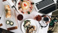 Mumpung libur, enaknya menikmati makanan enak sambil ngopi atau ngeteh di kafe nyaman. Foto: Instagram @christmanto