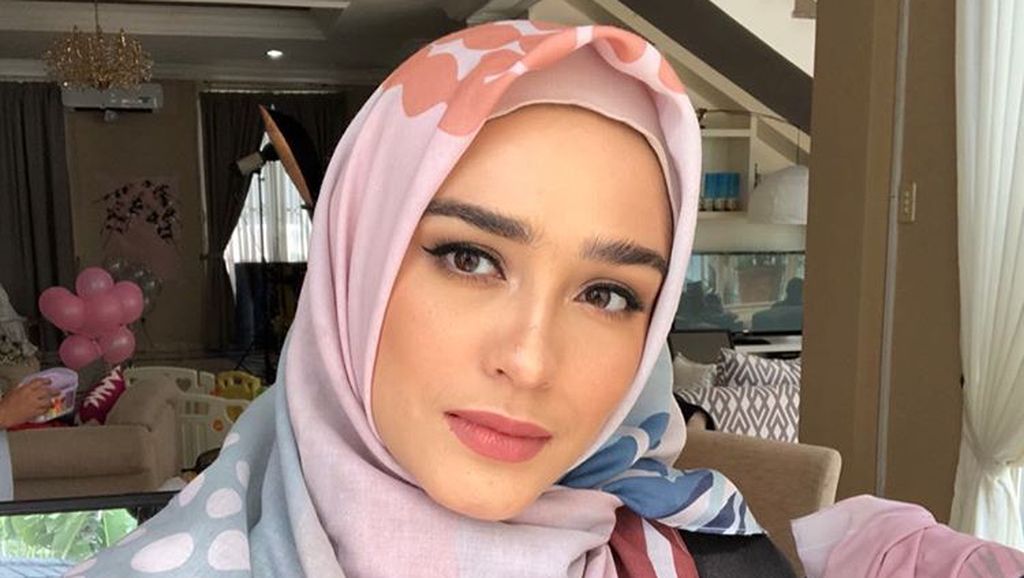 Hasil gambar untuk yasmin wildblood berhijab