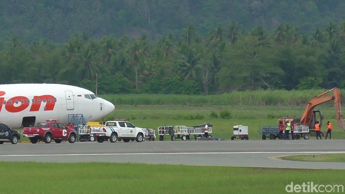 Lion Air yang Tergelincir di Gorontalo Dievakuasi Siang Ini