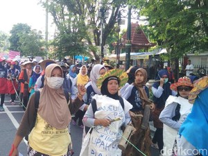Peringati May Day, Pekerja Rumahan di Yogya Penuhi Malioboro