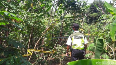 Foto: Geger Penemuan Mayat Bocah Dalam Karung di Bogor