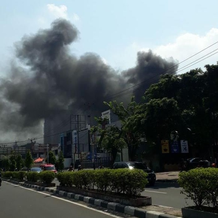 Gudang di Kembangan Jakarta Barat Terbakar