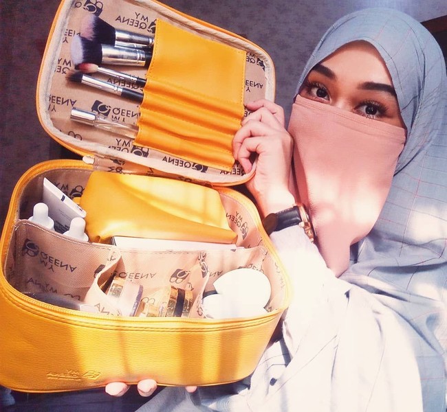 Kini, ia pun sering di-endorse banyak online shop karena popularitasnya. Ia mengaku sudah khatam dicibir netizen, dan akan tetap melanjutkan hobinya itu. Foto: Dok. Instagram Tasya Sayeed