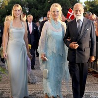 Gabriella Windsor kerap dipanggil Lady Ella merupakan putri dari Pangeran dan Putri Michael of Kent. Pangeran Michael of Kent adalah sepupu dari Ratu Elizabeth II. Lady Ella pun menjadi sepupu jauh dari kelurga kerajaan Inggris lainnya seperti Pangeran William dan Pangeran Harry. Ibu Ella, Putri Michael of Kent pernah dituduh rasis karena menggunakan bros blackamoor yang berbentuk wanita kulit hitam. Sang Putri saat itu dituduh menyindir Meghan Markle.  Foto: Getty Images