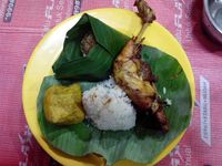 Makan Malam Nasi Uduk Berlauk Komplit di 5 Tempat Makan di 