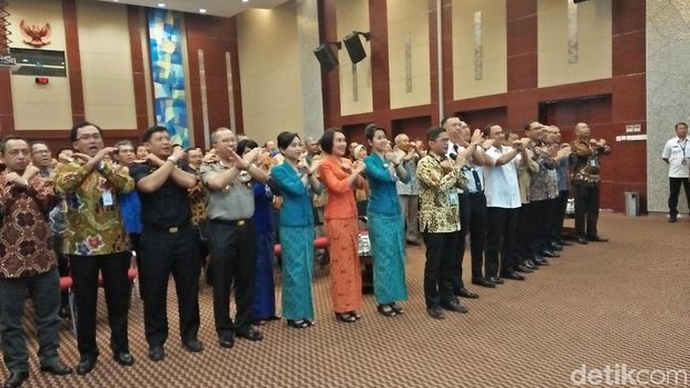 Bareng Kepala BNN, Maskapai Garuda Deklarasi Anti-hoax dan Narkoba
