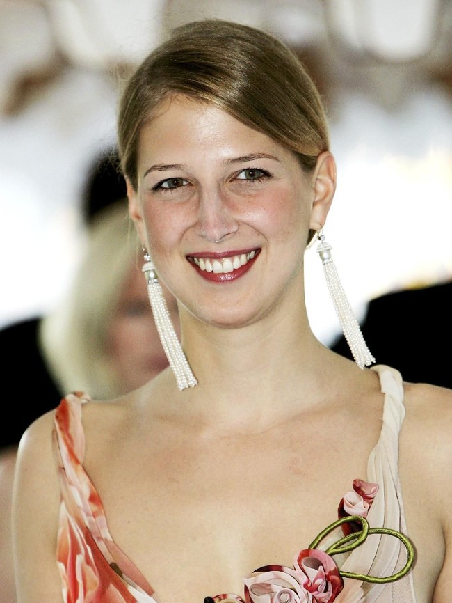 Kini, Gabriella yang jadi sasaran pemberitaan. Hal tersebut karena skandal yang diungkap oleh mantan kekasihnya Aatish Taseer yang merupakan seorang jurnalis. Menurut Aatish, ia dan Lady Ella kerap pacaran di Istana Kensington.  Foto: Getty Images