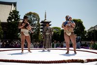 Mengenal Ritual Bayi Menangis di Jepang