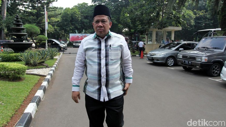 Saat Fahri Koreksi Tweet Fraksi PKS soal Pembubaran Representatif Saat Fahri Koreksi Tweet Fraksi PKS soal Pembubaran Representatif