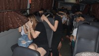 Direktur Reskrimsus Polda Bali Kombes Anom Wibowo mengatakan para pelaku ini mengetahui skandal atau kasus hukum para korban karena membeli data di pasar gelap.