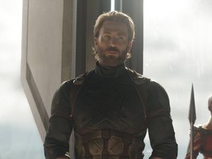 Pakai Alat Ini, Pria Kurus Langsung Punya Dada Berotot Bak Captain America