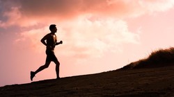 Lari ke Gunung Demi Buang Dosa Jarang Olahraga