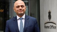 Sajid Javid adalah muslim keturunan Pakistan. Ayahnya adalah mantan sopir bus. REUTERS/Toby Melville.