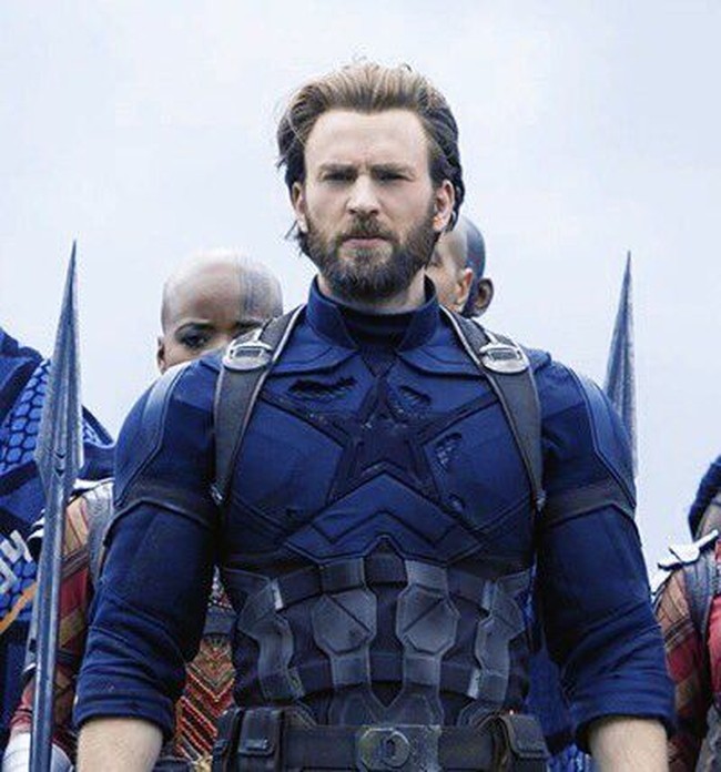 Penonton boleh terkagum-kagum dengan aksi pertempuran para superhero Avengers: Infinity War melawan Thanos sang villain. Tapi banyak juga yang gagal fokus karena penampilan Steve Rogers alias Captain America. Foto: Istimewa