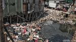 Potret Pemukiman Kumuh di Pinggir Waduk Pluit
