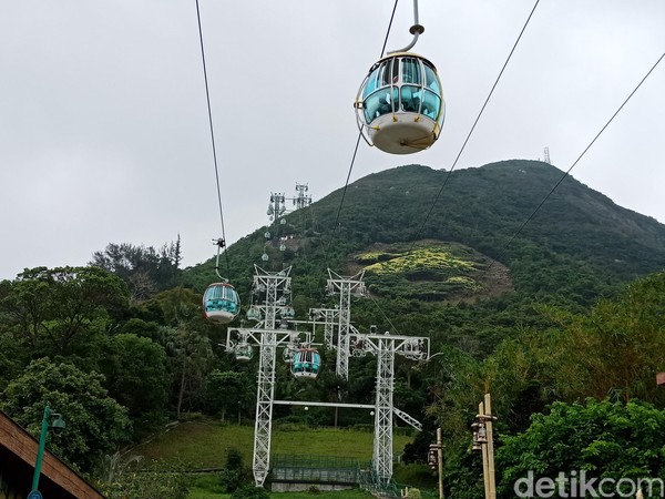Salah satunya adalah cable car alias kereta gantung yang tingginya sekitar 205 meter (Kanavino/detikTravel) Salah satunya adalah cable car alias kereta gantung yang tingginya sekitar 205 meter (Kanavino/detikTravel)