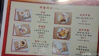 Dia juga mengatakan harga roti halal di kafenya tak terlalu beda jauh dengan harga di kafe yang belum mendapatkan sertifikat halal. Dia menyebut roti di Hong Kong itu telah menjadi seperti gaya hidup. (Kanavino/detikTravel)
