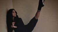 Untuk membantu melawan kelelahan dan peradangan aibat Tiroiditis Hashimoto, aktris Zoe Saldana memilih untuk menjalani tanpa gluten dan tanpa susu. (Foto: Instagram/zoesaldana)