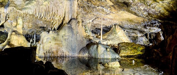 Kemudian, ada Geopark Famenne Ardenne di Belgia. Geopark ini dikenal akan batuan kapur dan gua bawah tanahnya yang indah (dok unesco.org)