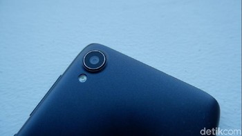Untuk kebutuhan fotografi, kamera belakang dibekali sensor berukuran 13 MP. (Foto: detikINET/Adi Fida Rahman)