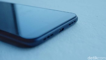 Jika kurang ada slot microSD yang mendukung hingga 2 TB. (Foto: detikINET/Adi Fida Rahman)