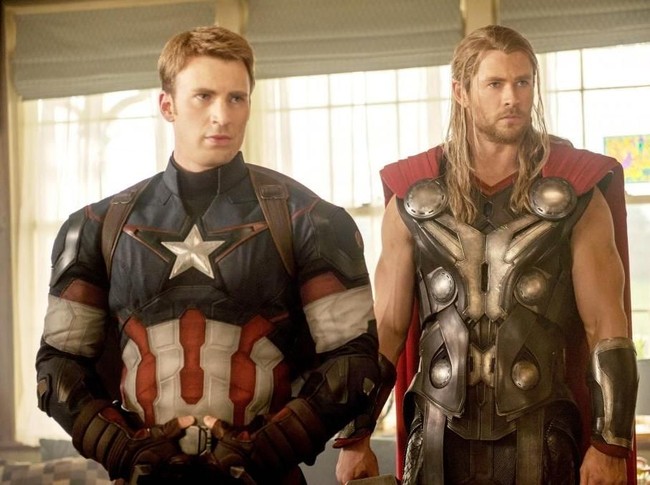 Bagaimana menurut kamu? Apakah Captain America terlihat makin tampan dengan jenggot dan kumis, atau lebih baik licin dan klimis seperti ini? Foto: Istimewa