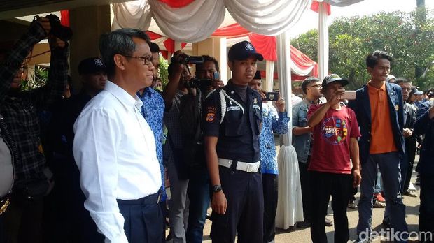 Dituntut Mundur, Rektor Unpad Temui Pedemo