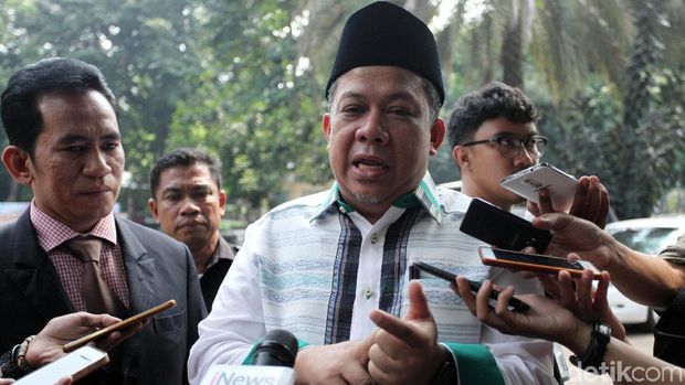Fahri Hamzah / 