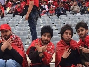 Perempuan Iran Menyamar Jadi Pria Demi Nonton Sepak Bola di Stadion