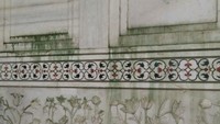 Pada Februari lalu, MA India juga memperingatkan pemerintah untuk melakukan terobosan untuk menyelamatkan monumen yang sudah dinobatkan Badan Pendidikan dan Pengetahuan PBB (UNESCO) sebagai situs Warisan Dunia.