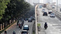 Aksi tak tertib ini akan membahayakan diri sendiri maupun pengendara lainnya.