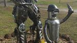Kotak Surat Unik, Dari Bentuk Robot Hingga Gurita