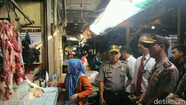 Jelang Lebaran, Polisi di Garut dan Tasik Sidak Pasar
