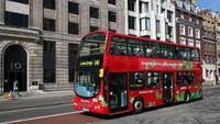 Bus elektrik mulai beroperasi secara umum di London, Inggris. Maraknya penggunaan Bus listrik di beberapa kota di Dunia membuat Presiden Joko Widodo meminta kepada Pemerintah Daerah DKI Jakarta untuk mempersiapkan juga bus listrik sebagai transportasi umum di Jakarta. Diharapkan dalam waktu dekat bus listrik dapat segera beroperasi di Jakarta tahun ini. Istimewa/Matt Cardy.