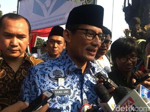 Sandiaga Blacklist Penyelenggara Bagi-bagi Sembako di Monas