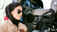 Pilot Perempuan Afghan Dapat Suaka di Amerika Serikat. Seorang pilot Angkatan Udara Afganistan diberikan suaka di Amerika Serikat setelah 16 bulan yang menegangkan menunggu pemerintahan Trump untuk mengambil keputusan atas kasusnya.Kapten Niloofar Rahmani, 26, bergabung dengan Angkatan Udara Afghanistan pada 2012. Foto: Australia Plus ABC