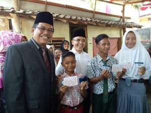 Di Banyuwangi, Pelajar Tak Mampu Diberi Uang Saku Setiap Hari