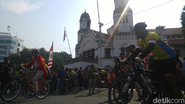 Gelar Touring Sepeda, Kemenhub Rasakan Kondisi Jalan Rute Mudik