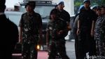 Foto: Jokowi Berbaju Loreng dan Berbaret