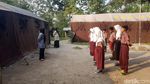Was-was, 10 Murid SD di Serang Ujian Nasional Sambil Bertaruh Nyawa