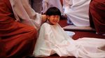 Ekspresi Kocak Biksu Cilik Korsel saat Digunduli