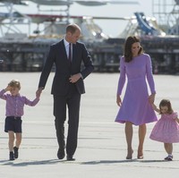 Seperti kebanyakan nanny, Turrion juga diikutsertakan ketika orangtua dan anak-anak bepergian. Turrion diketahui pernah ikut dalam rombongan kerajaan saat tur Kanada di 2016. Ia juga menemani Pangeran George dan Putri Charlotte ke Polandia dan Jerman di 2017.  Foto: Getty Images